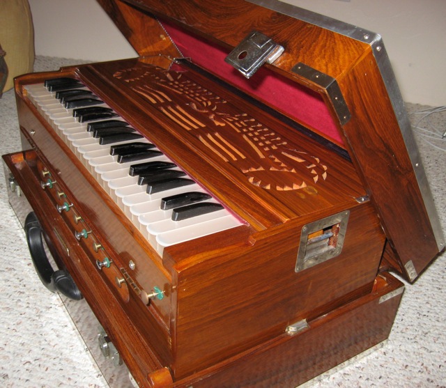 Types of Harmoniums – Tucson Harmonium